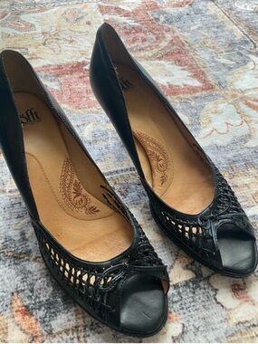 Sofft Black Woven Leather Peep-Toe Heels